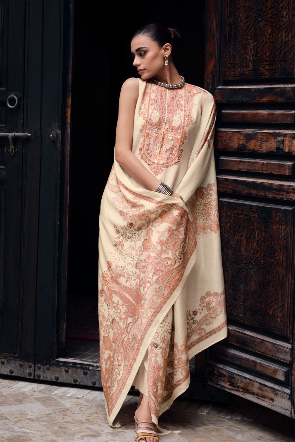Paisley digital Printed Suit Set on Muslin