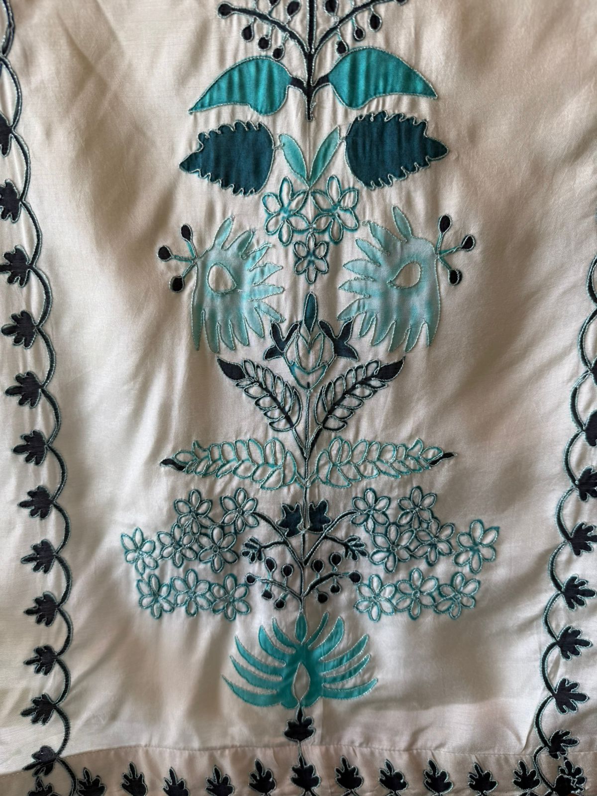 Pakistani inspired Embroidered Kurta set