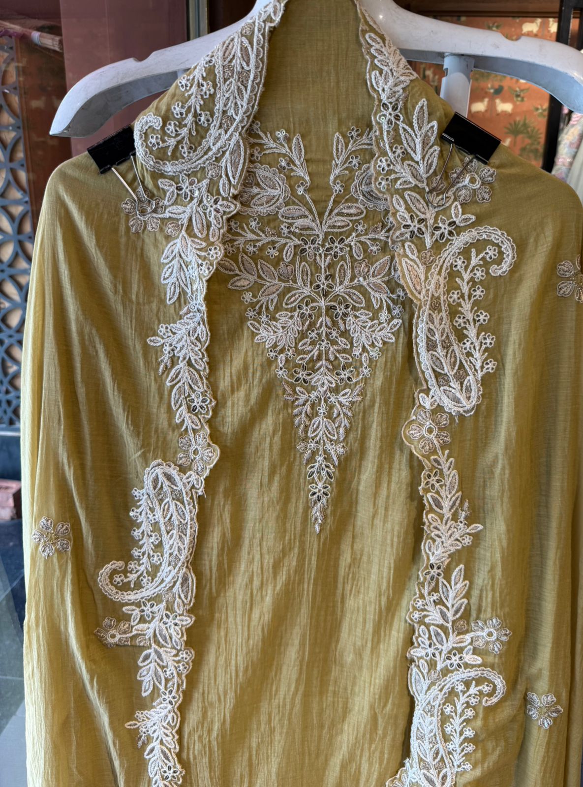 Ethnic wardrobe with this elegant Suit set