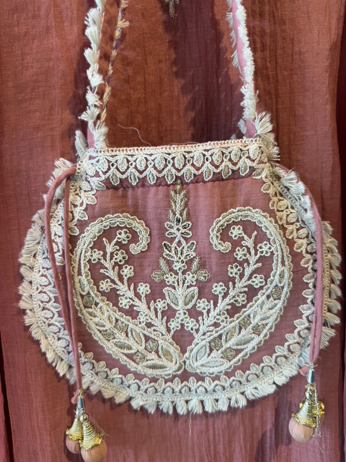 Ethnic wardrobe with this elegant Suit set