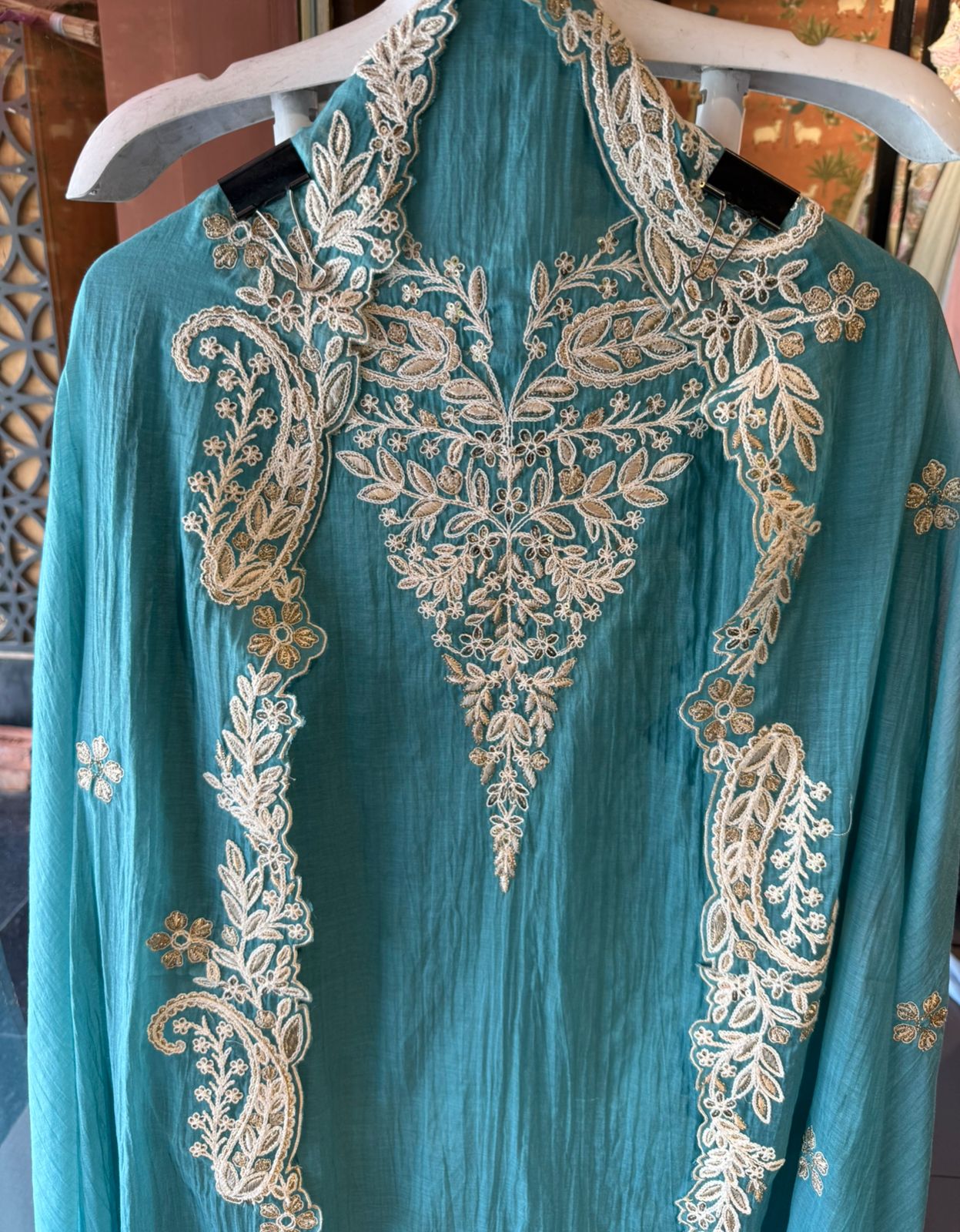 Ethnic wardrobe with this elegant Suit set