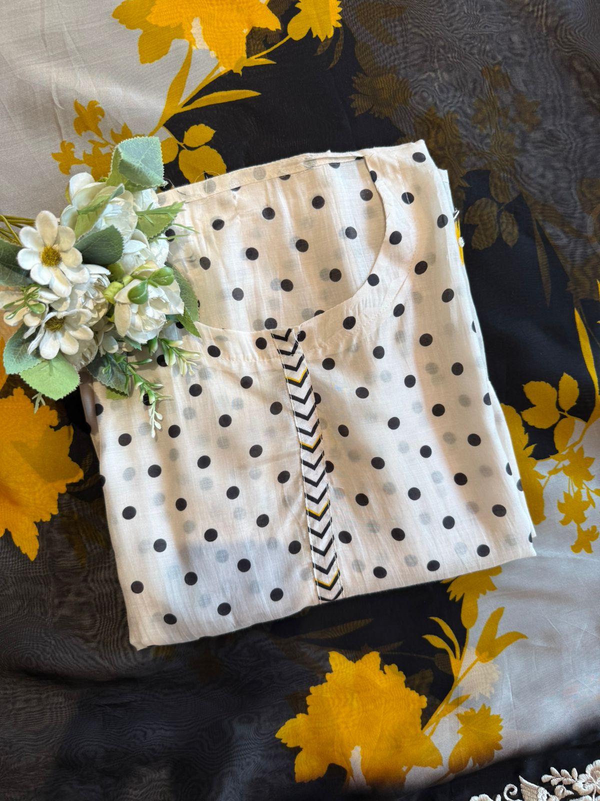 Chic suit with classic polka dots