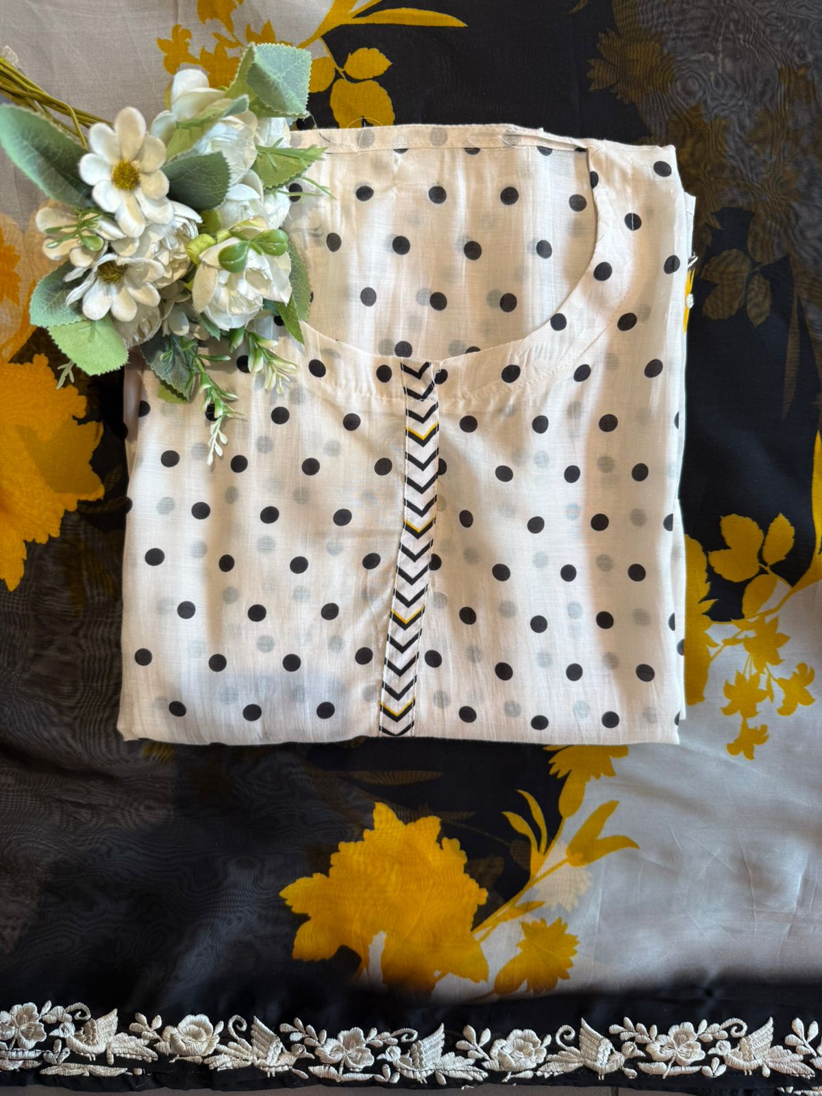 Chic suit with classic polka dots