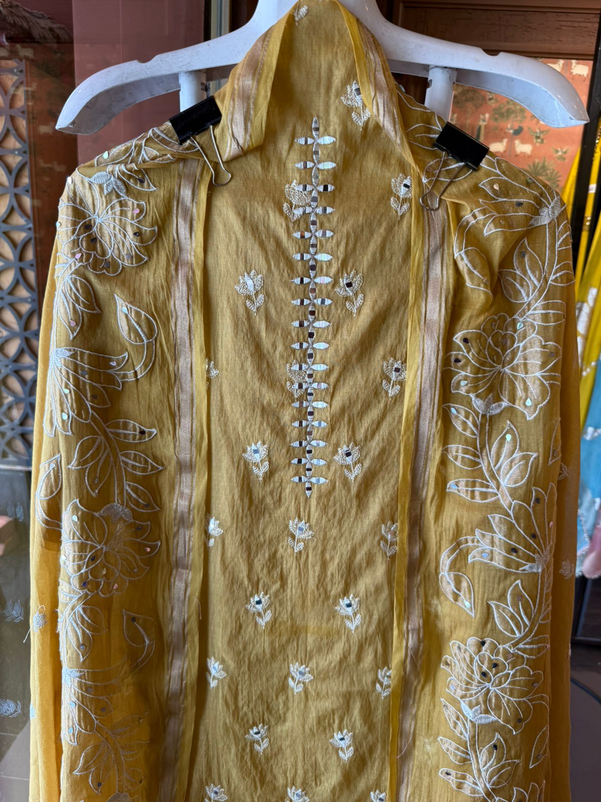 Elegant suit set on Mul chanderi