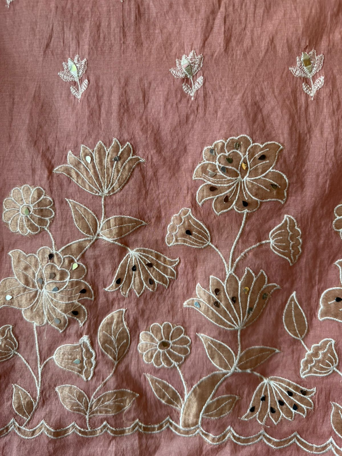 Elegant suit set on Mul chanderi