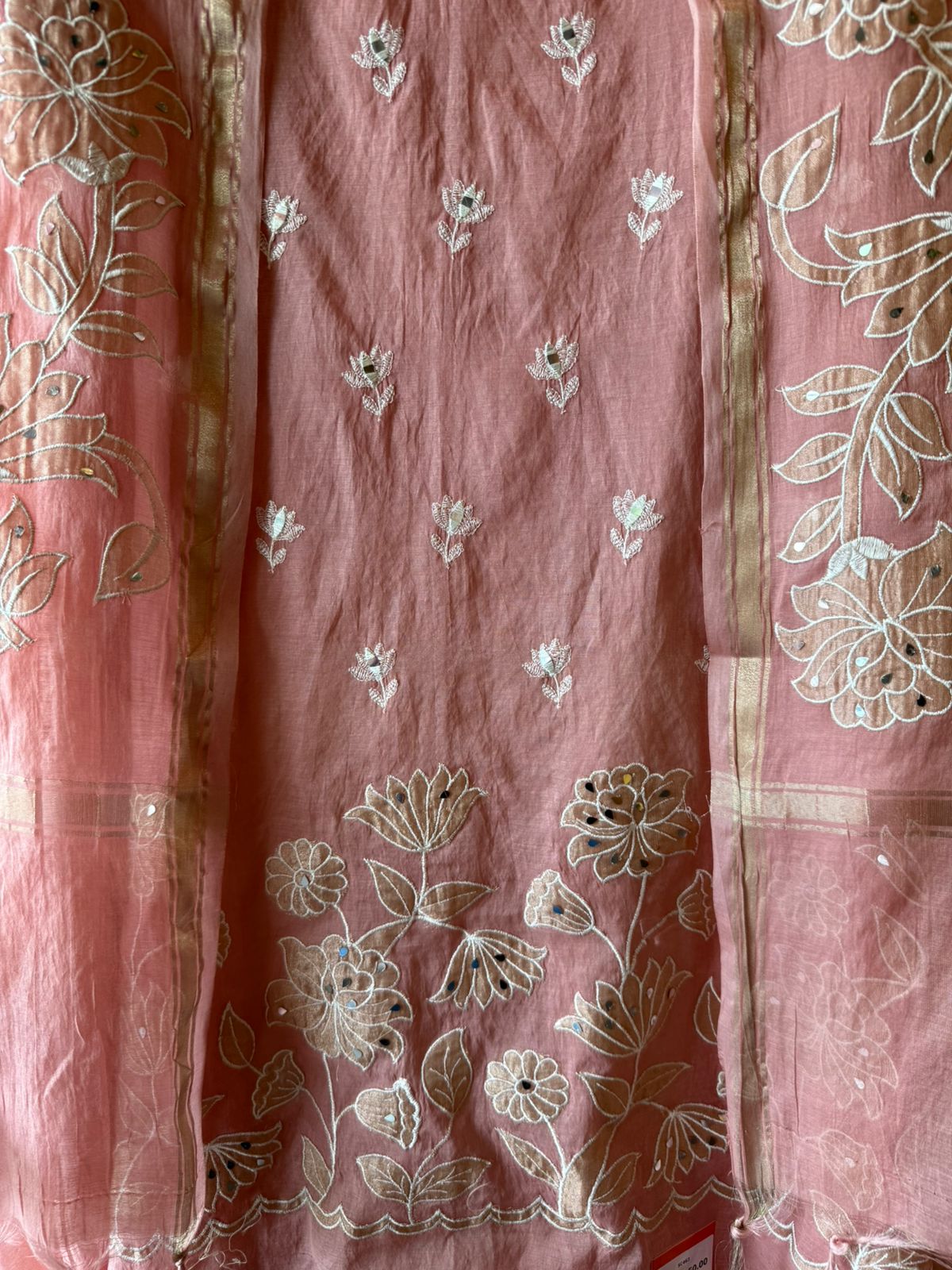 Elegant suit set on Mul chanderi