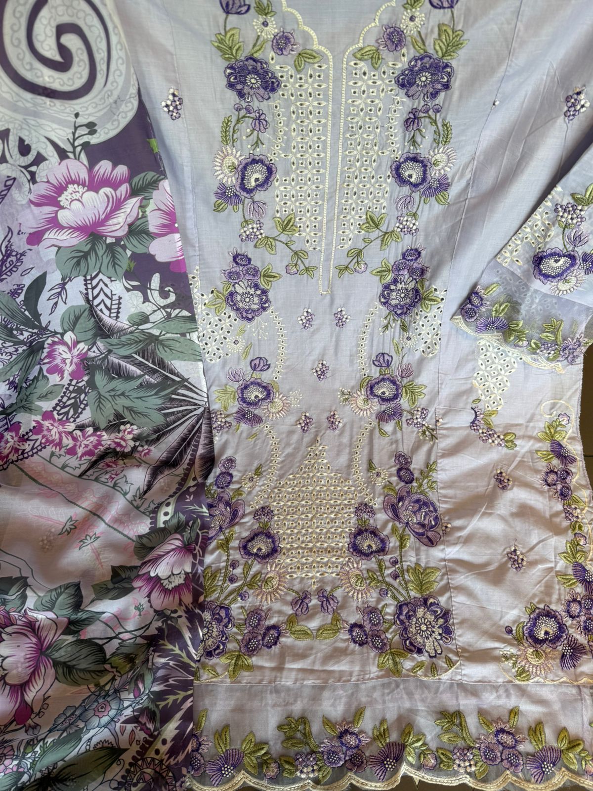 PAKISTANI EMBROIDERED SUIT