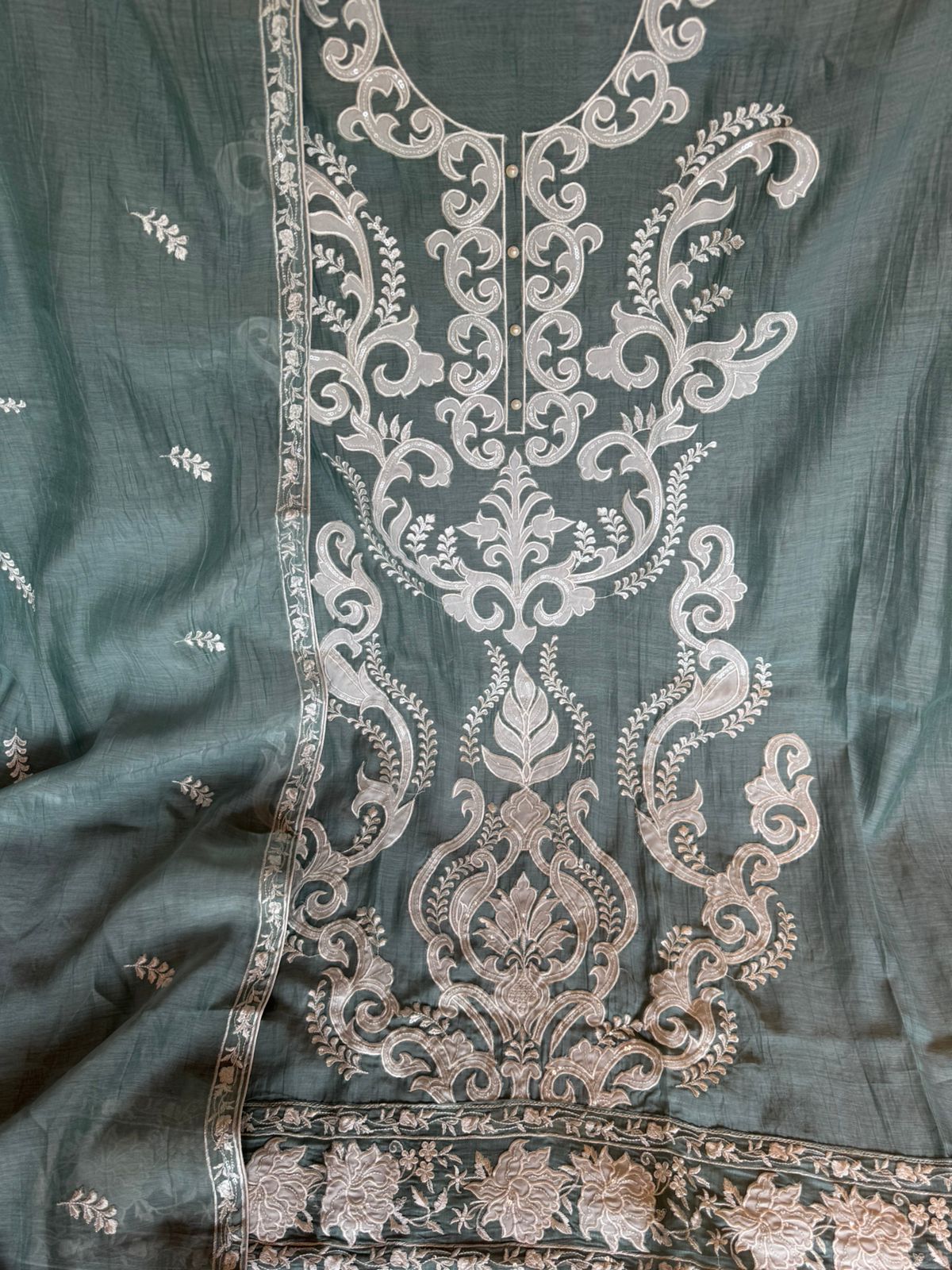 Elegant unstitched suit set
