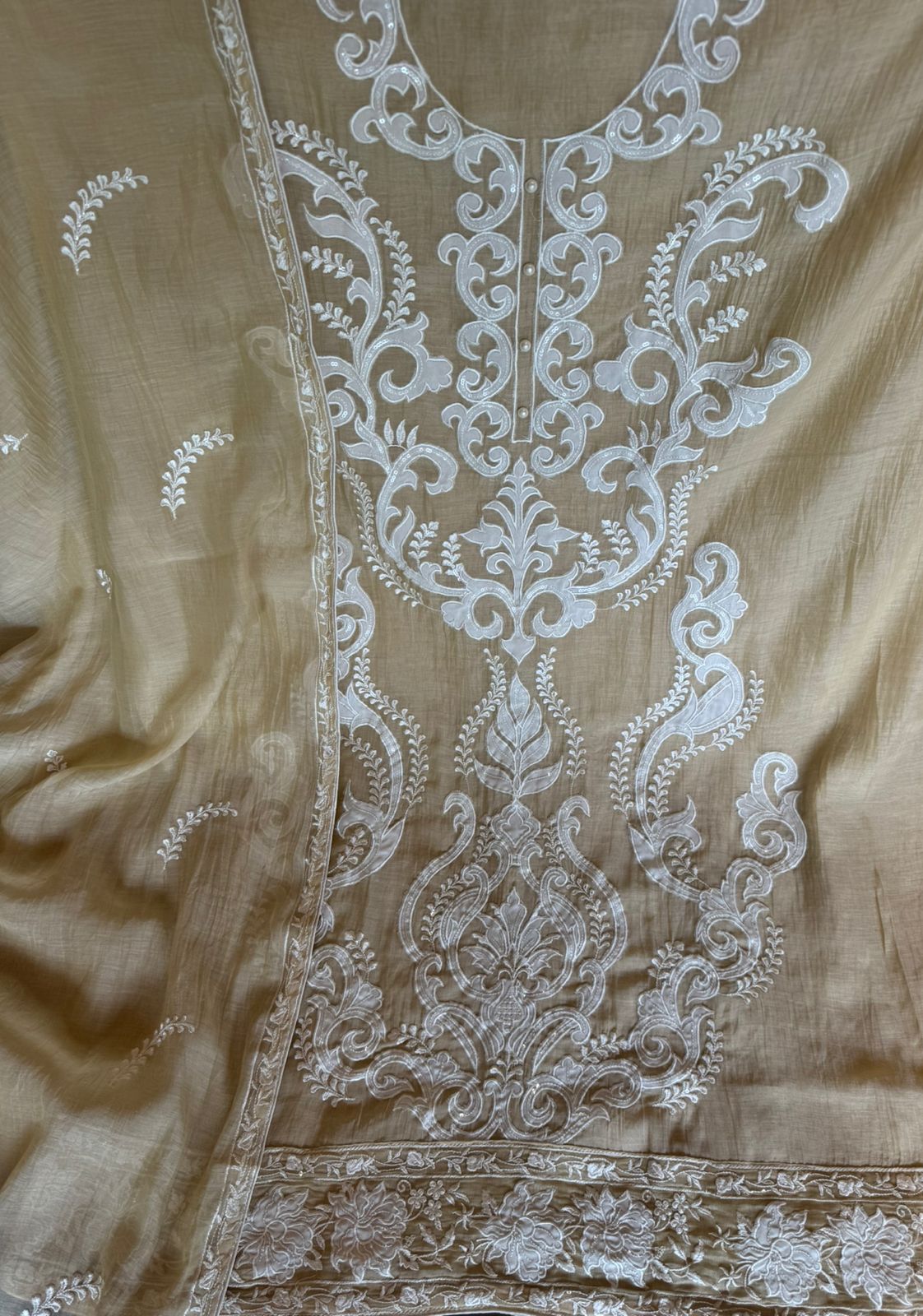 Elegant unstitched suit set