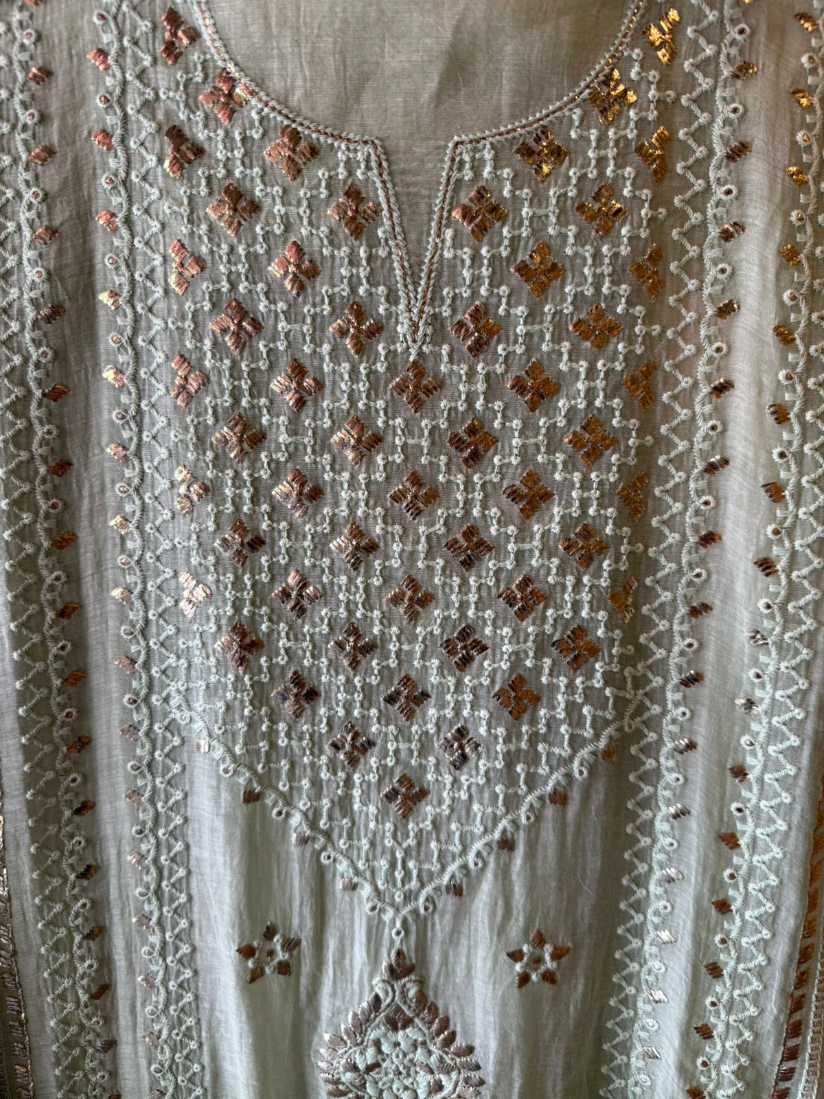 Chickenkaari Ombre shaded Embroidered Suit