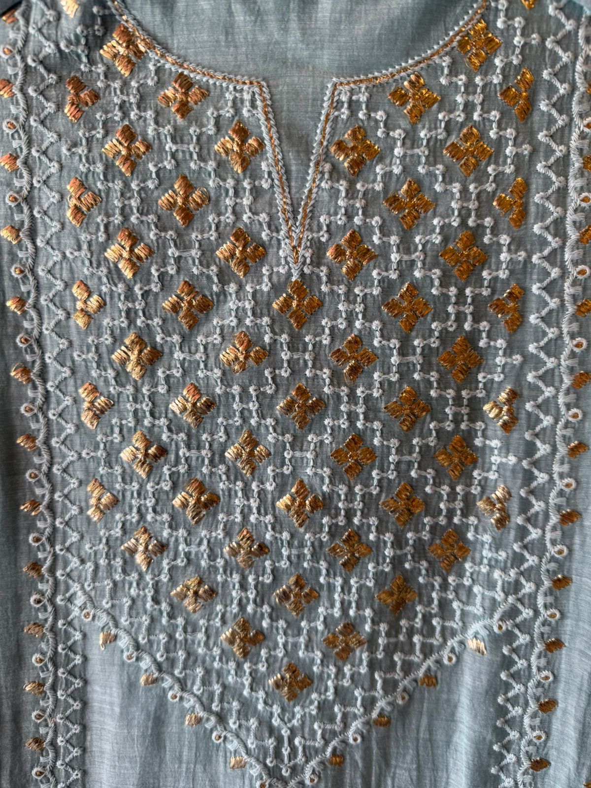 Chickenkaari Ombre shaded Embroidered Suit