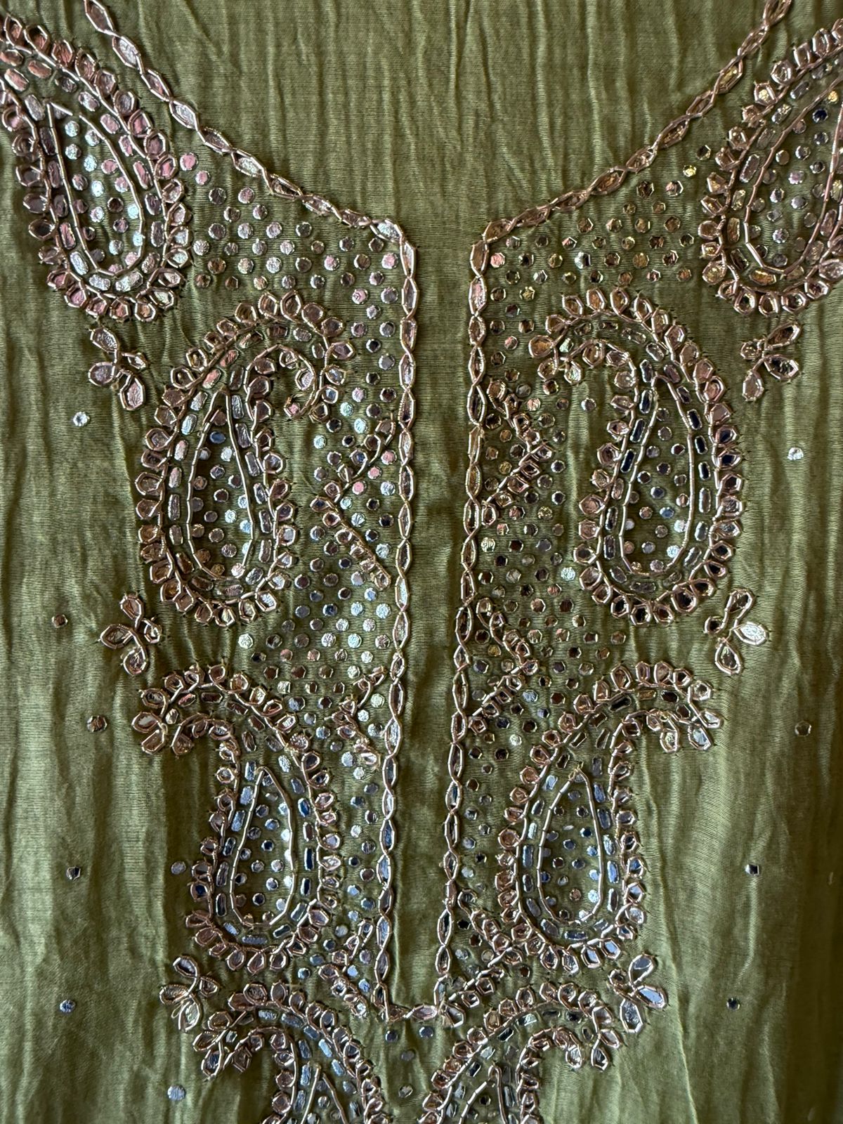 Gracefully designed elegant Suit
