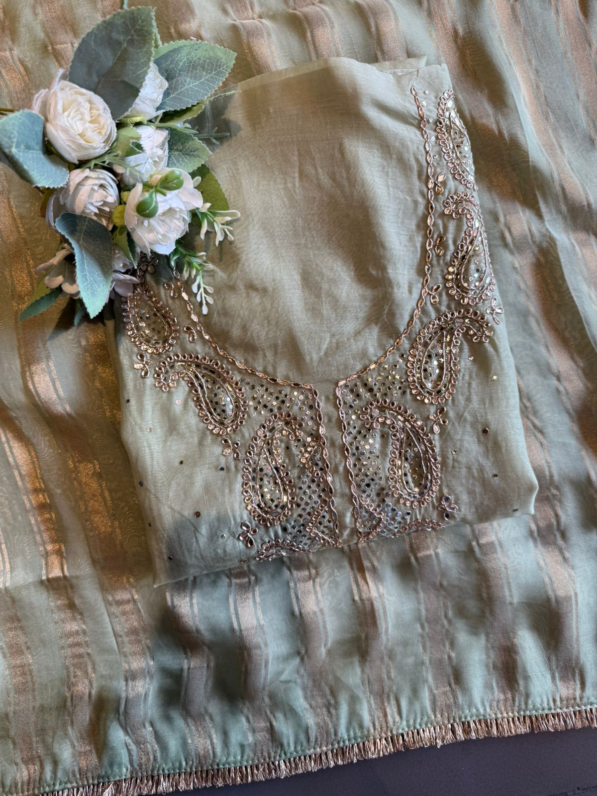 Gracefully designed elegant Suit