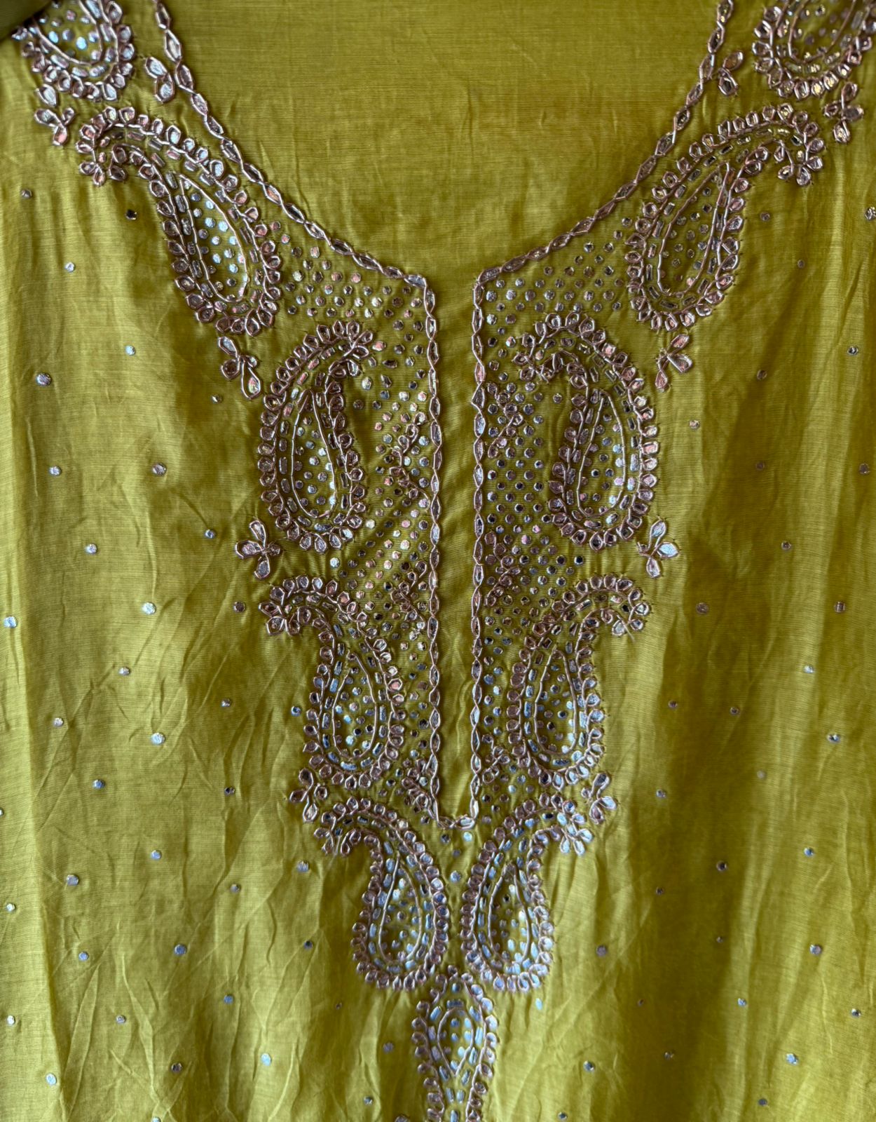 Gracefully designed elegant Suit