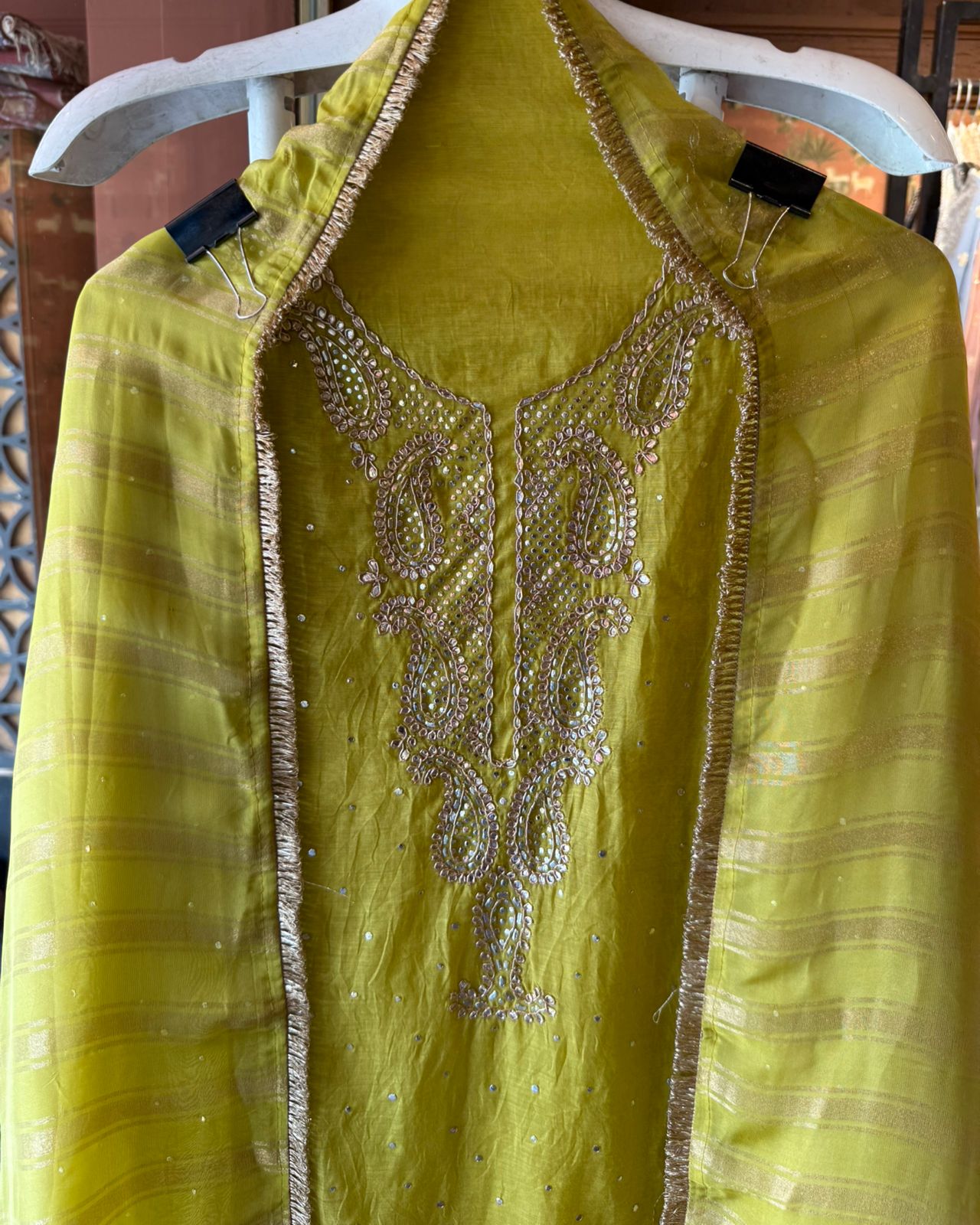 Gracefully designed elegant Suit