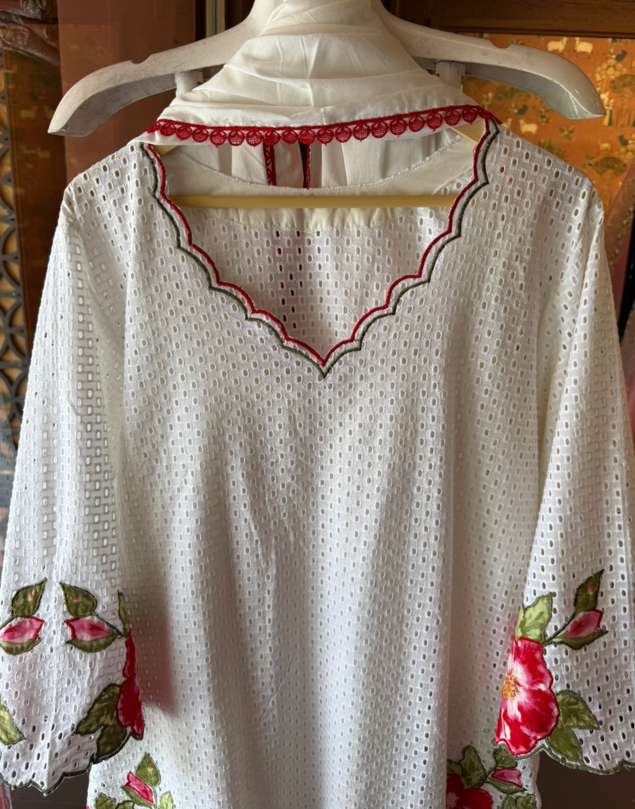 Elegant white chicken kurta