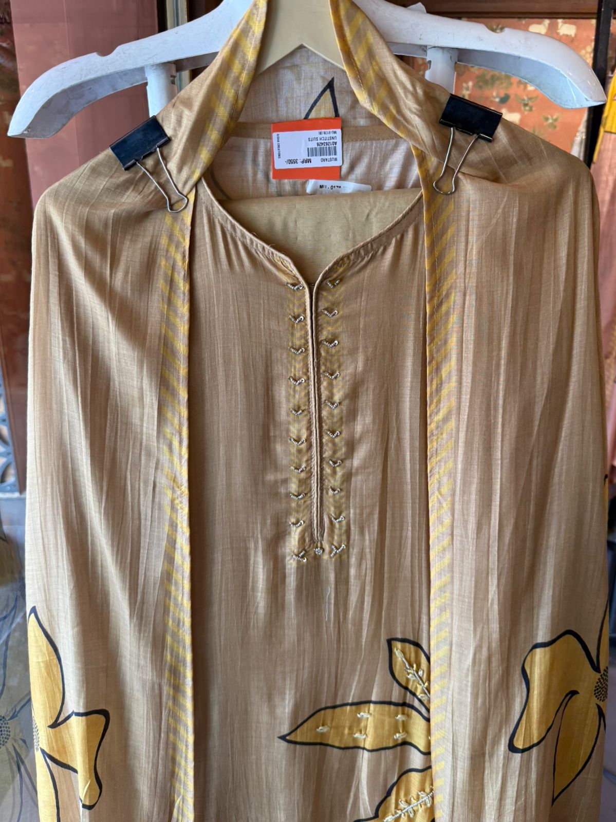 Ethnic Suit set with contrast Print and embroidery work