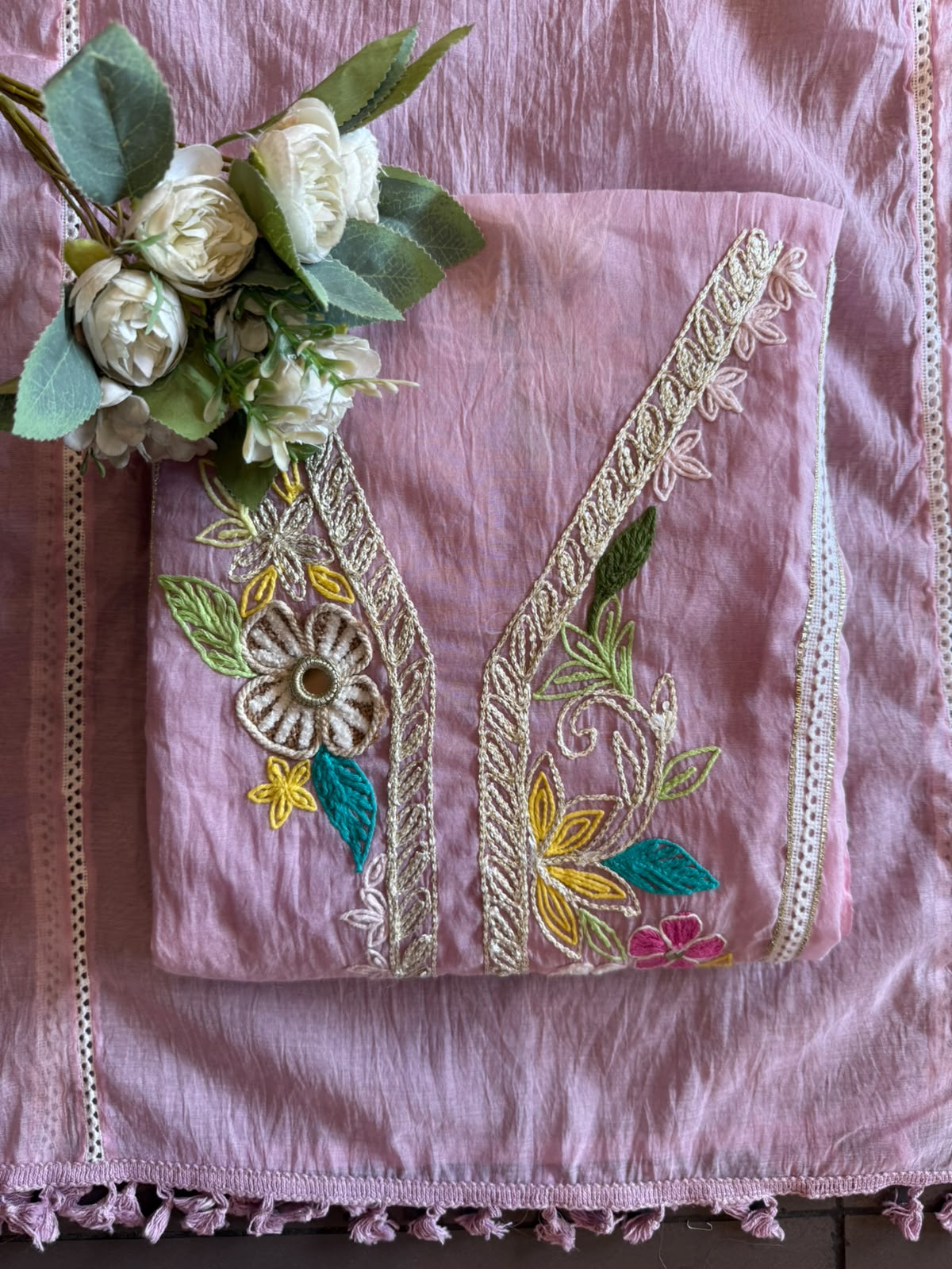 Multi coloured floral embroidery feminine Suit set