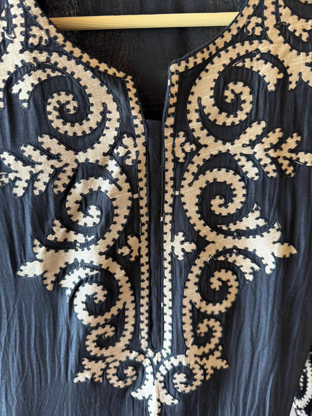 Kashmiri-Inspired Embroidered Kurta Set with Purse