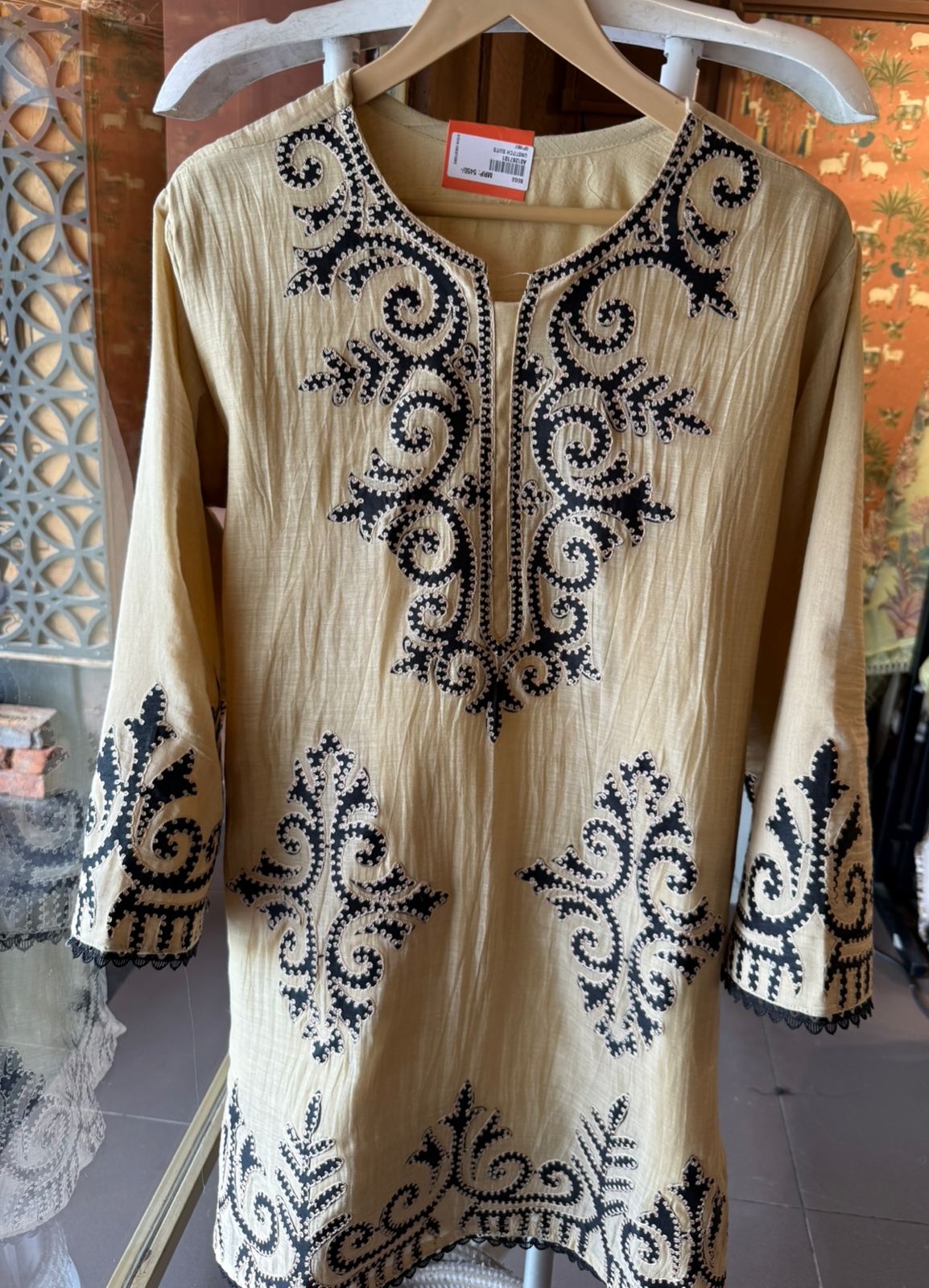 Kashmiri-Inspired Embroidered Kurta Set with Purse