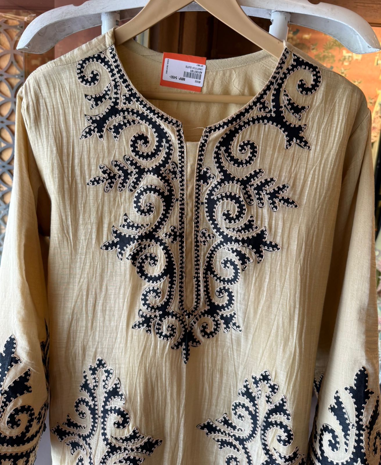 Kashmiri-Inspired Embroidered Kurta Set with Purse