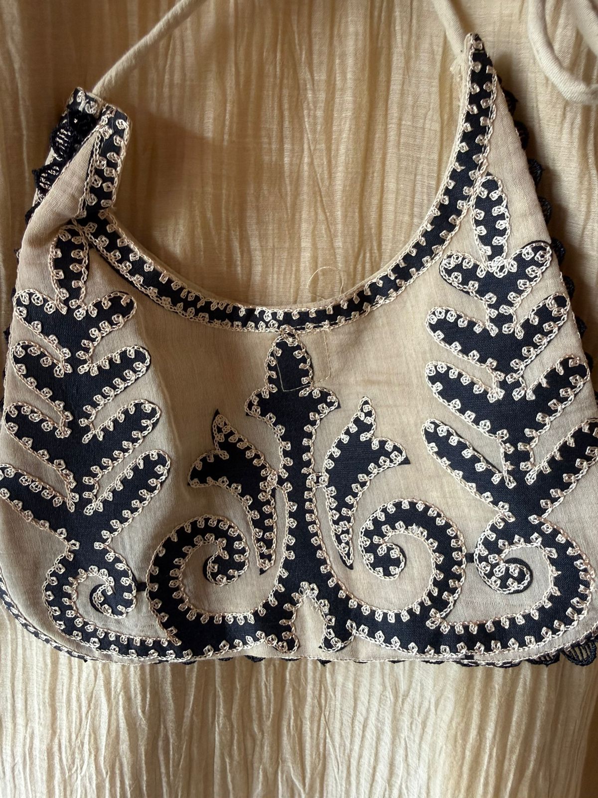 Kashmiri-Inspired Embroidered Kurta Set with Purse