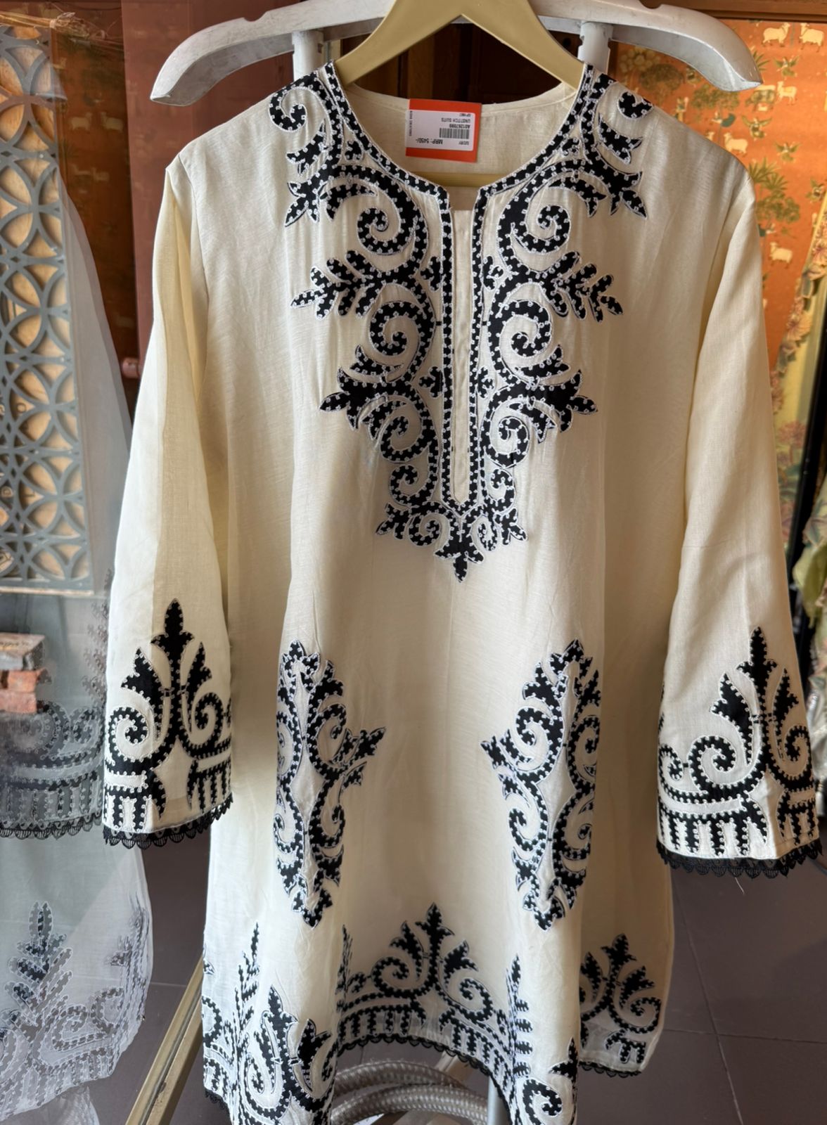 Kashmiri-Inspired Embroidered Kurta Set with Purse