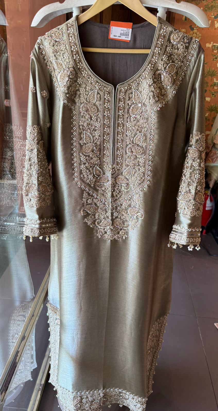 Premium Giraffe tissue suit
