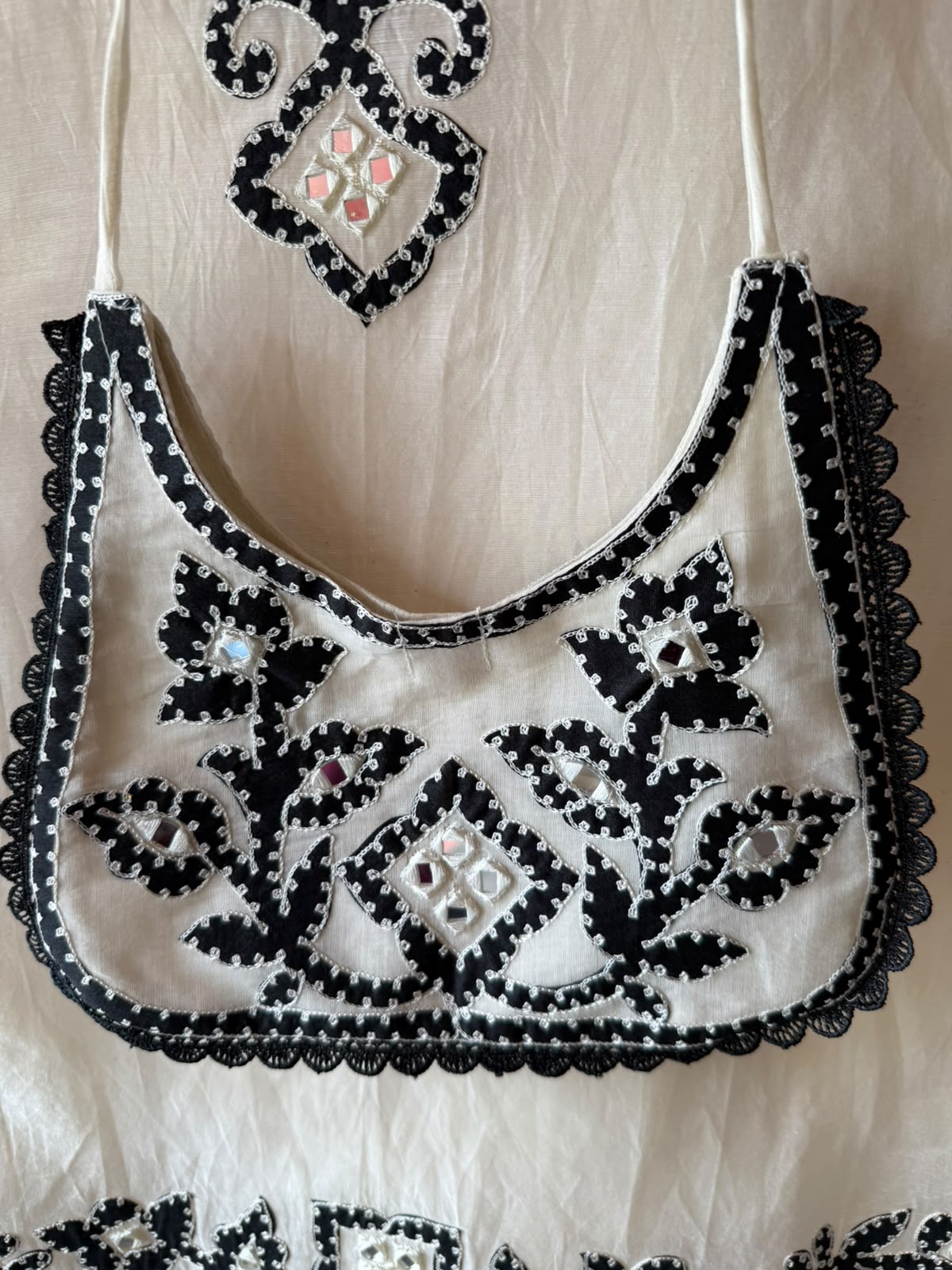 Kashmiri-Inspired Embroidered Kurta Set with Purse