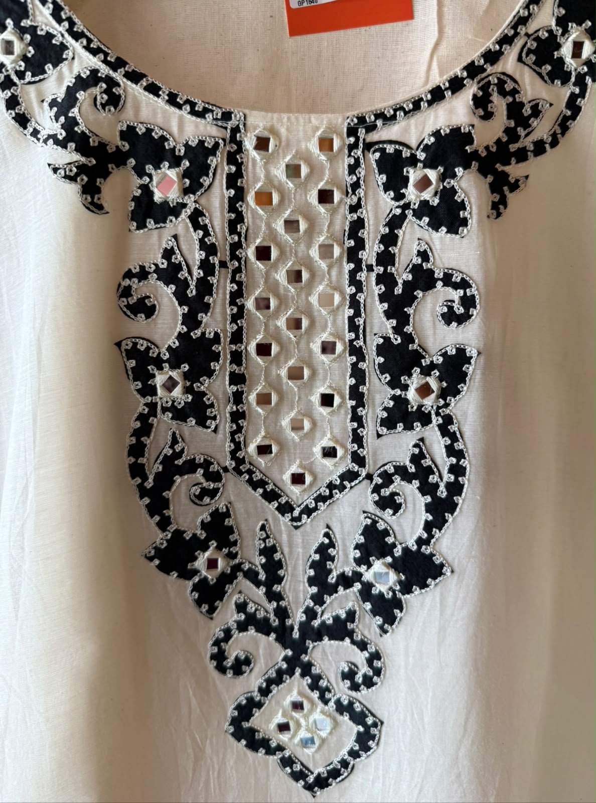 Kashmiri-Inspired Embroidered Kurta Set with Purse