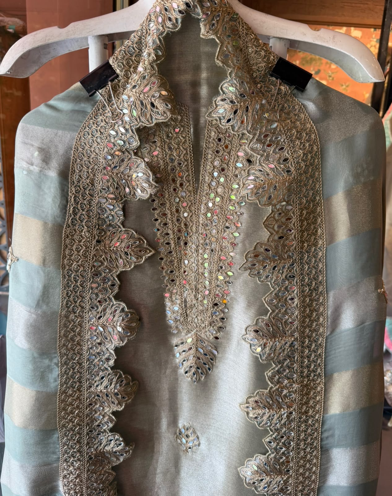 Elegant giraffe tissue Suit set
