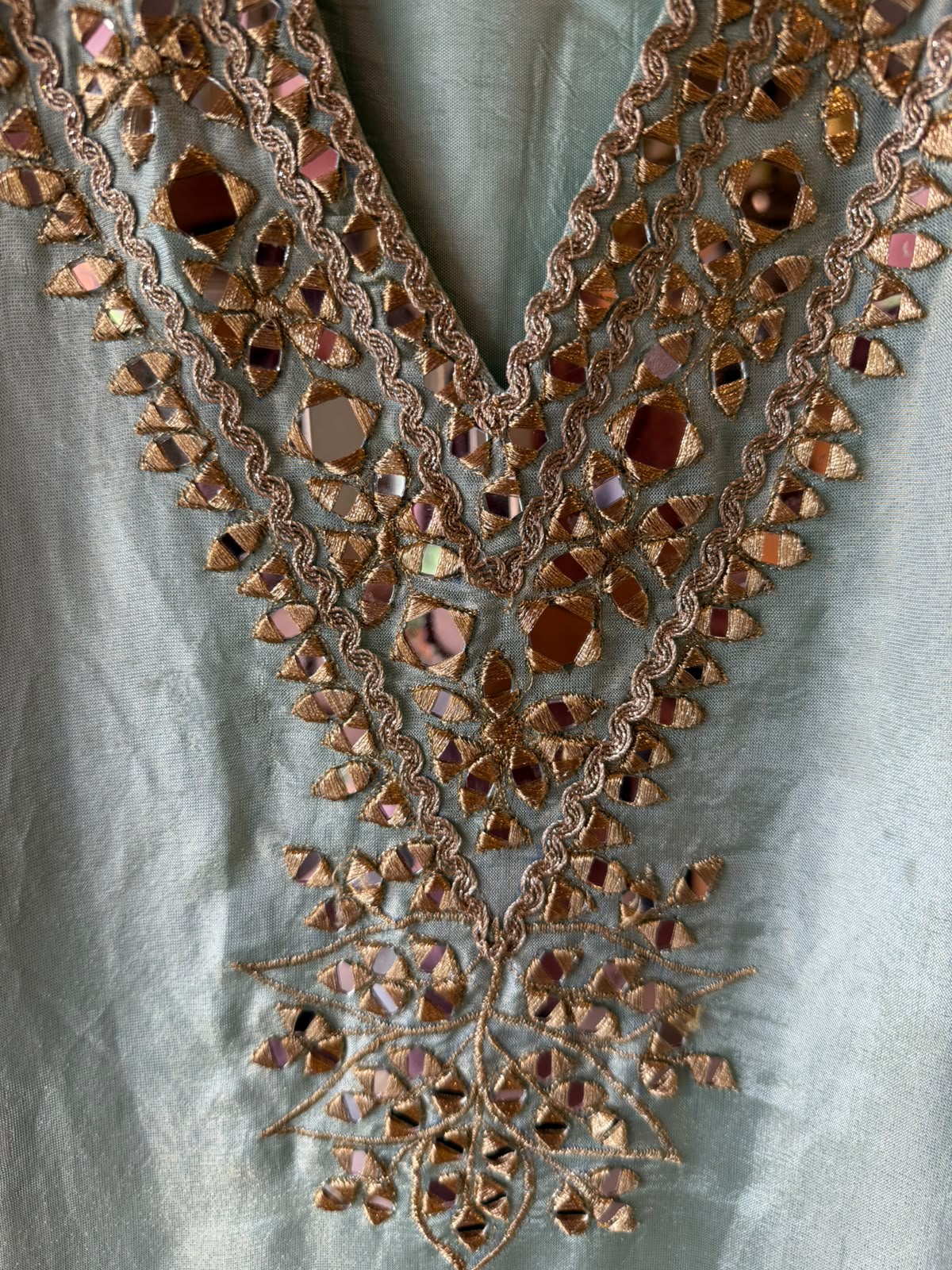 Trending Tissue Suit set with mirror work