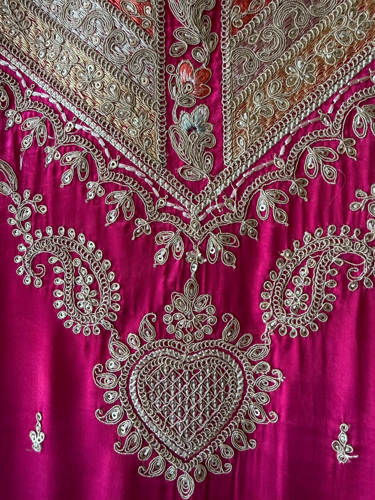 Bandej GAJJI silk Embroidered Suit Set