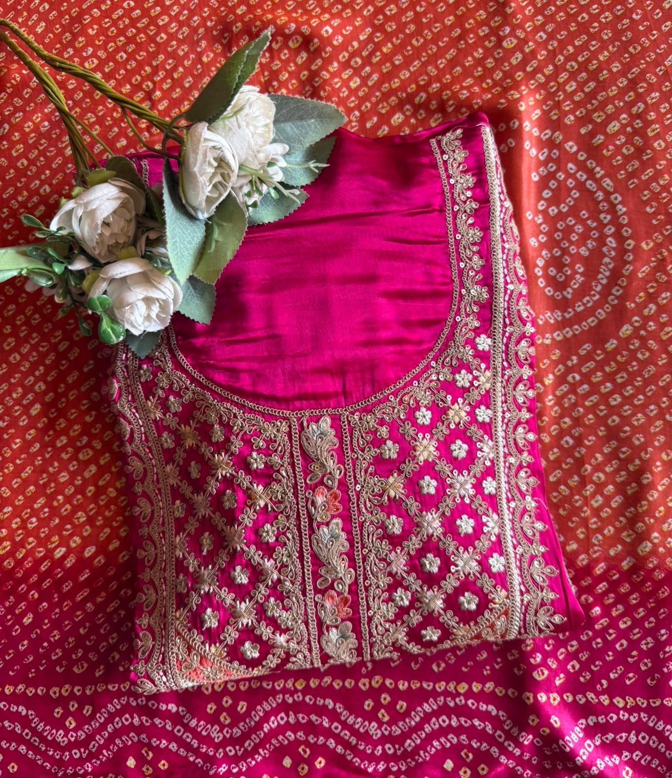 Bandej GAJJI silk Embroidered Suit Set