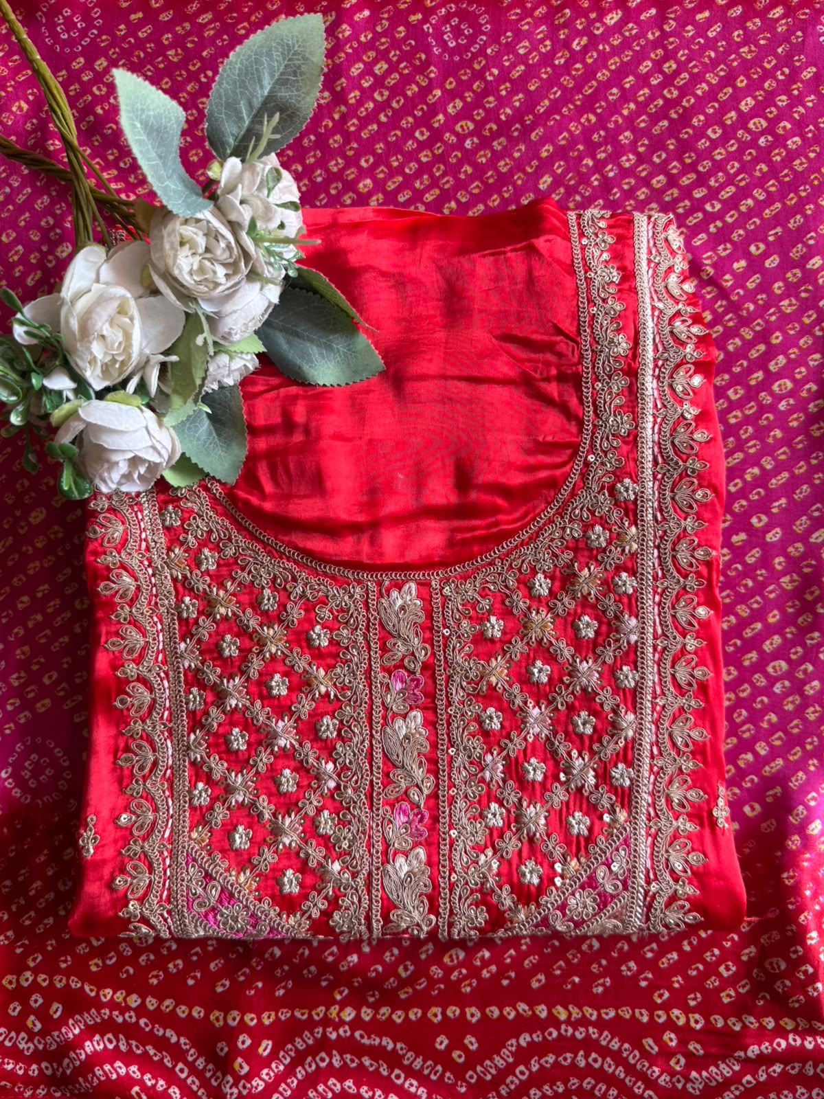 Bandej GAJJI silk Embroidered Suit Set