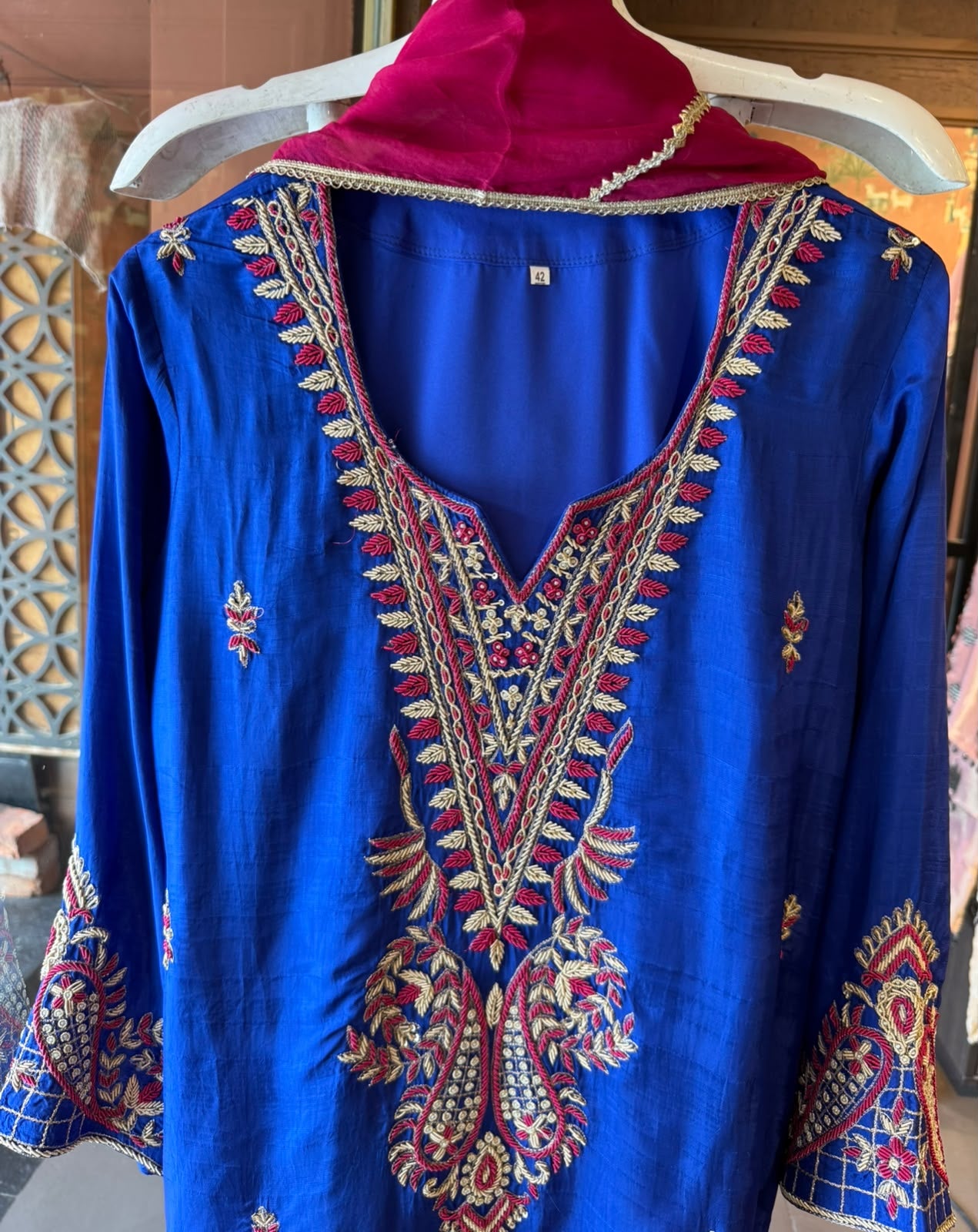 Beautiful striking  contrast suit set