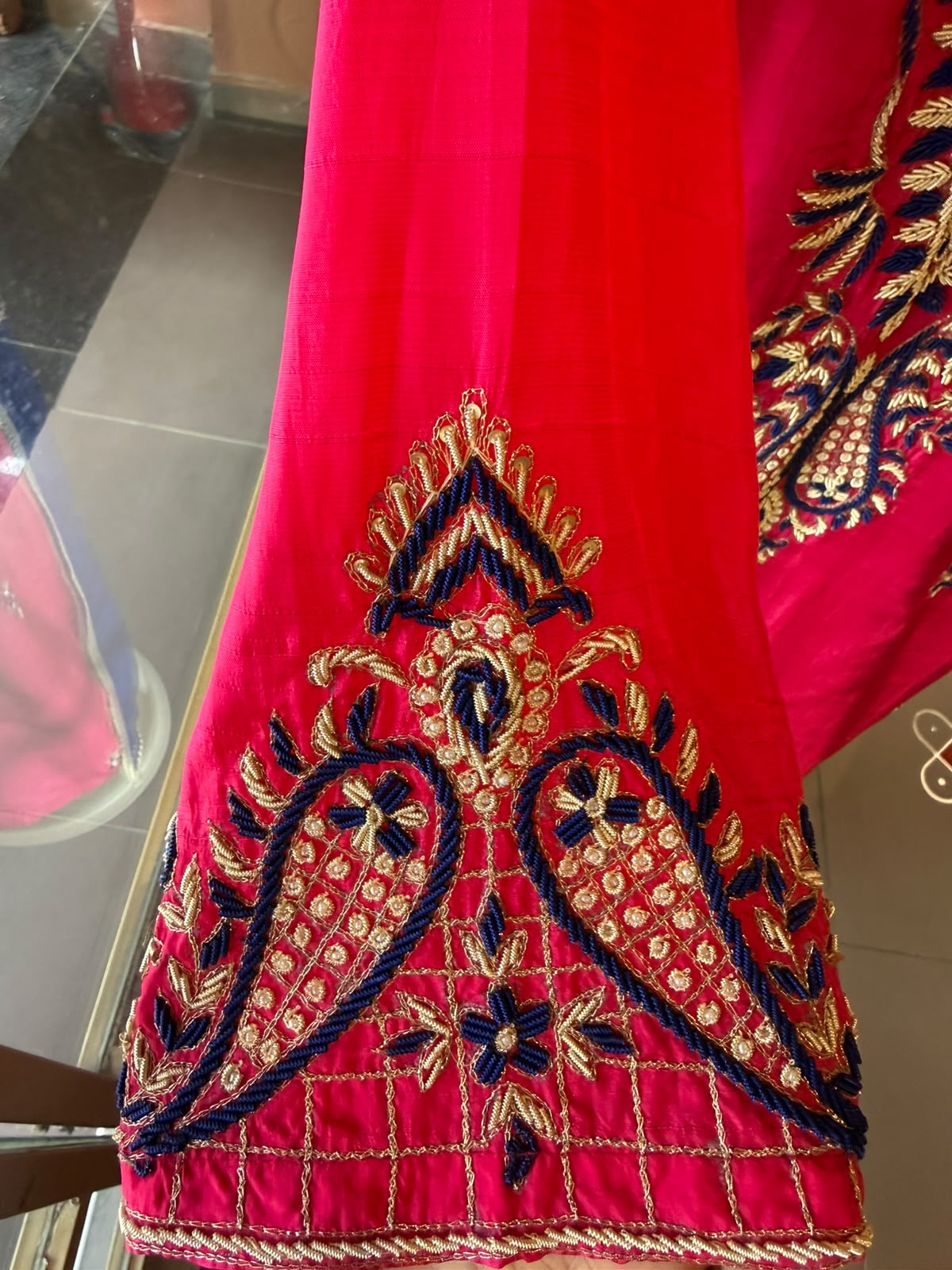 Beautiful striking  contrast suit set