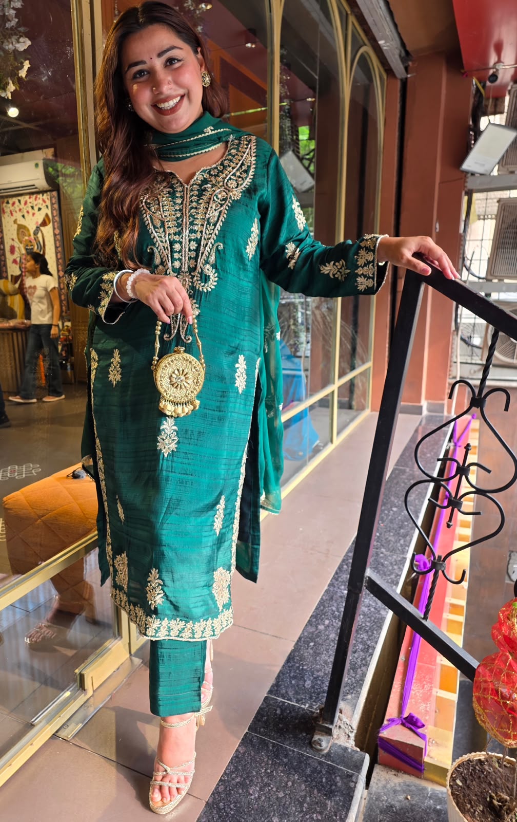 Elegant embroidered kurta set