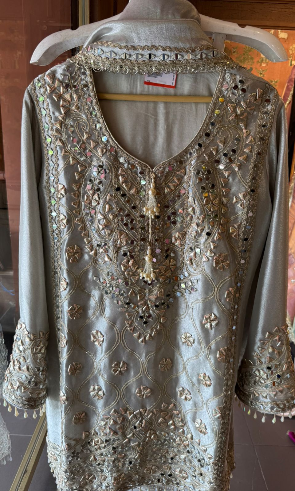 Premium giraffe tissue suit