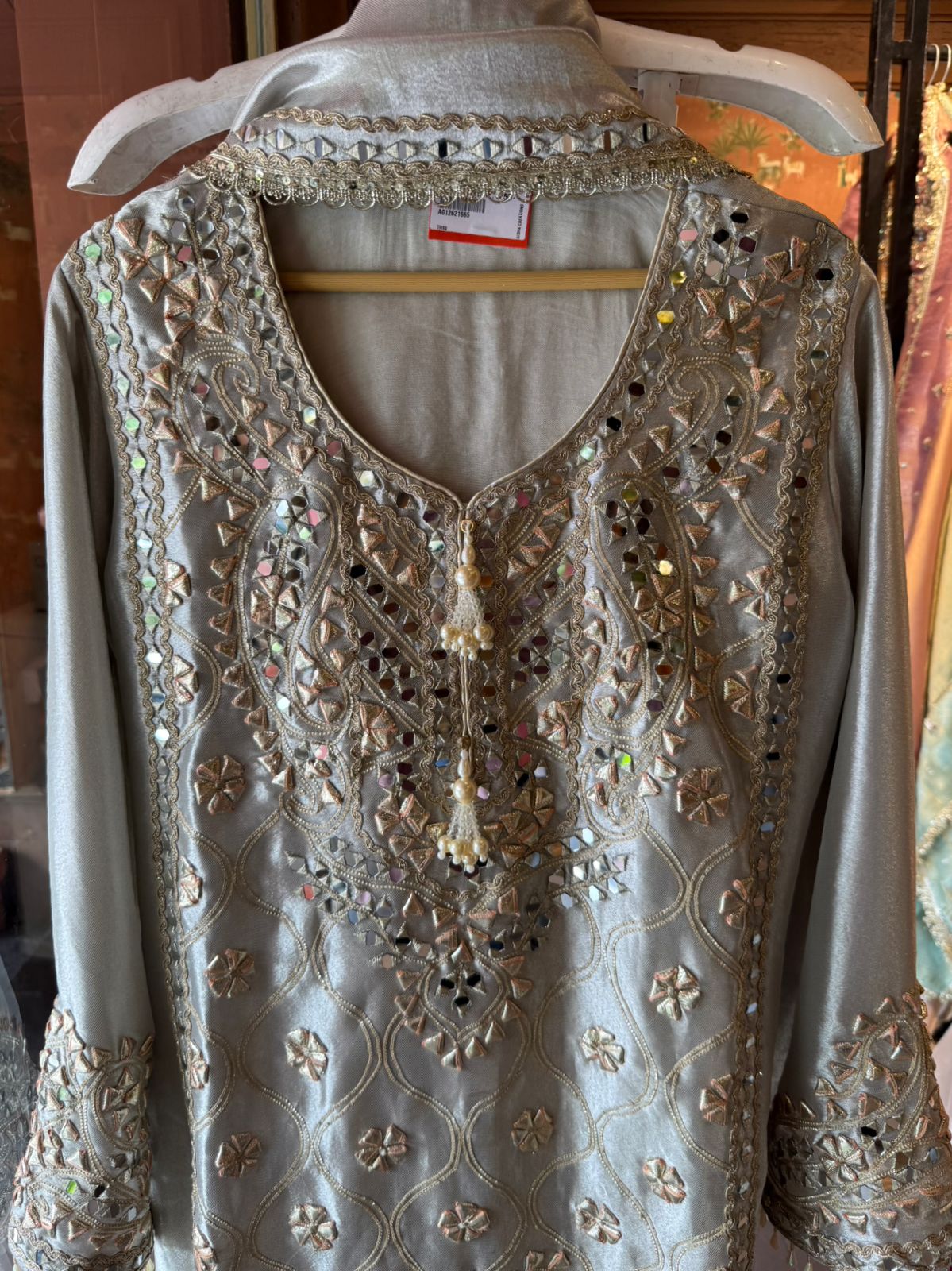 Premium giraffe tissue suit