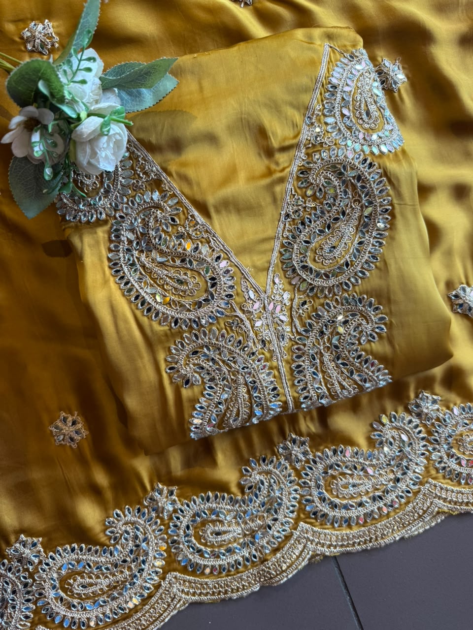GAJJI Silk  Unstitched Suit set