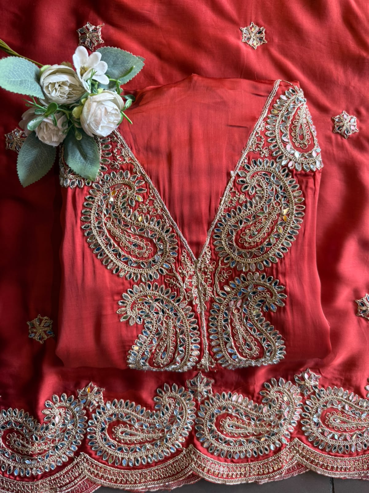 GAJJI Silk  Unstitched Suit