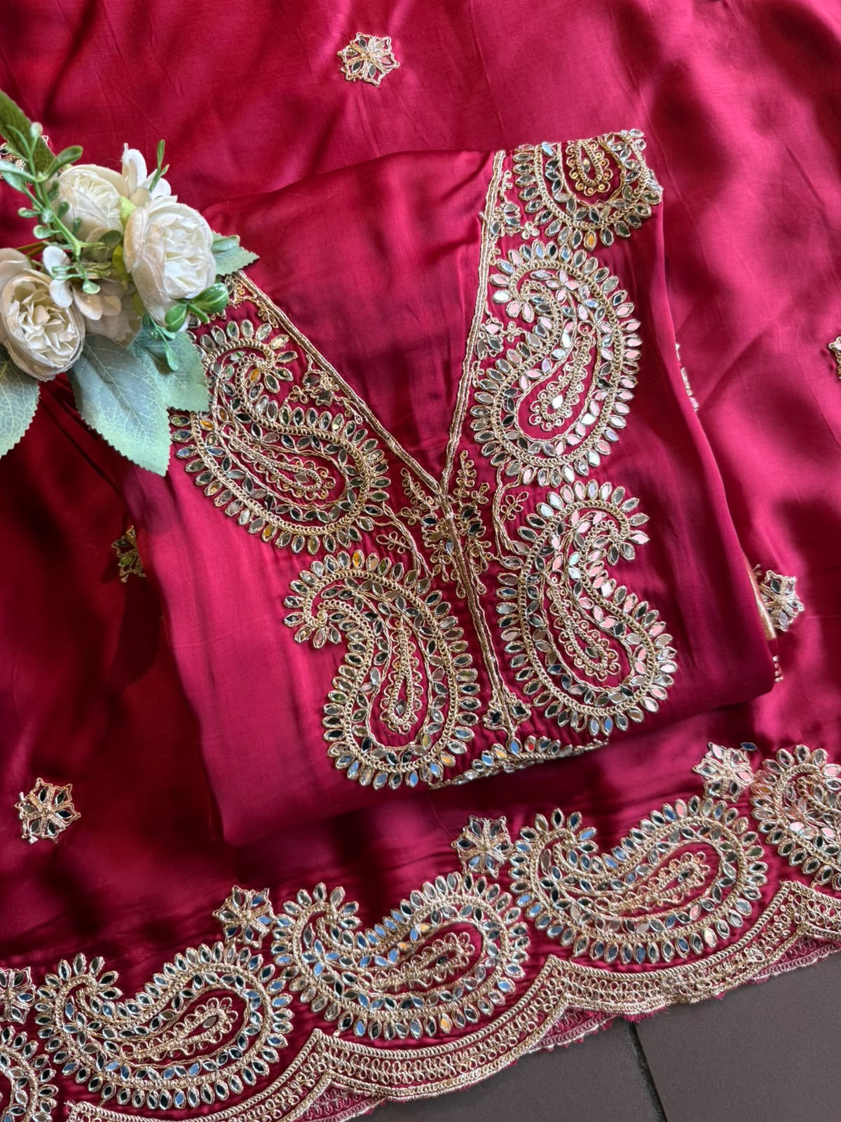 GAJJI Silk  Unstitched Suit
