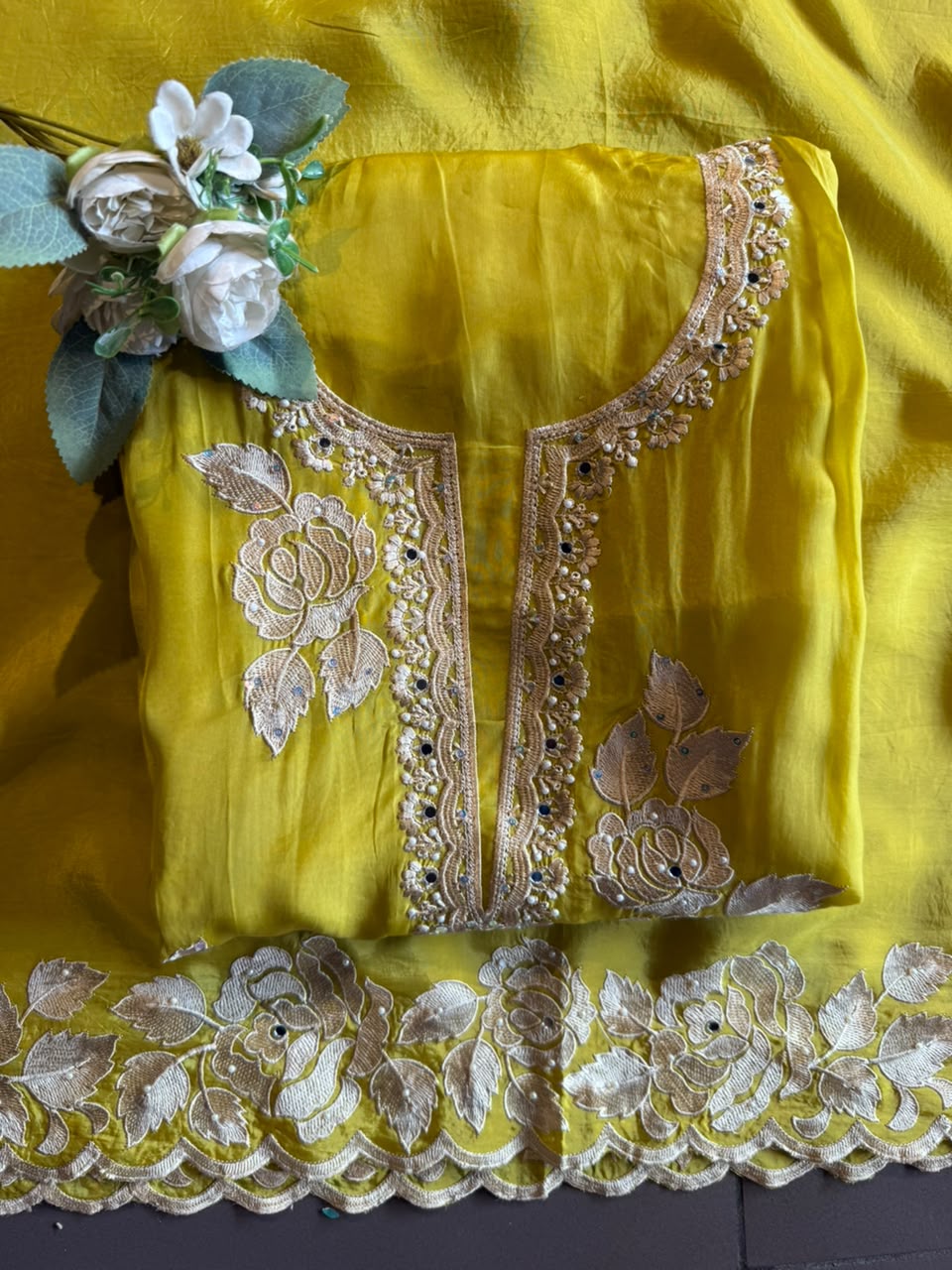 Floral thread Embroidered Suit Set