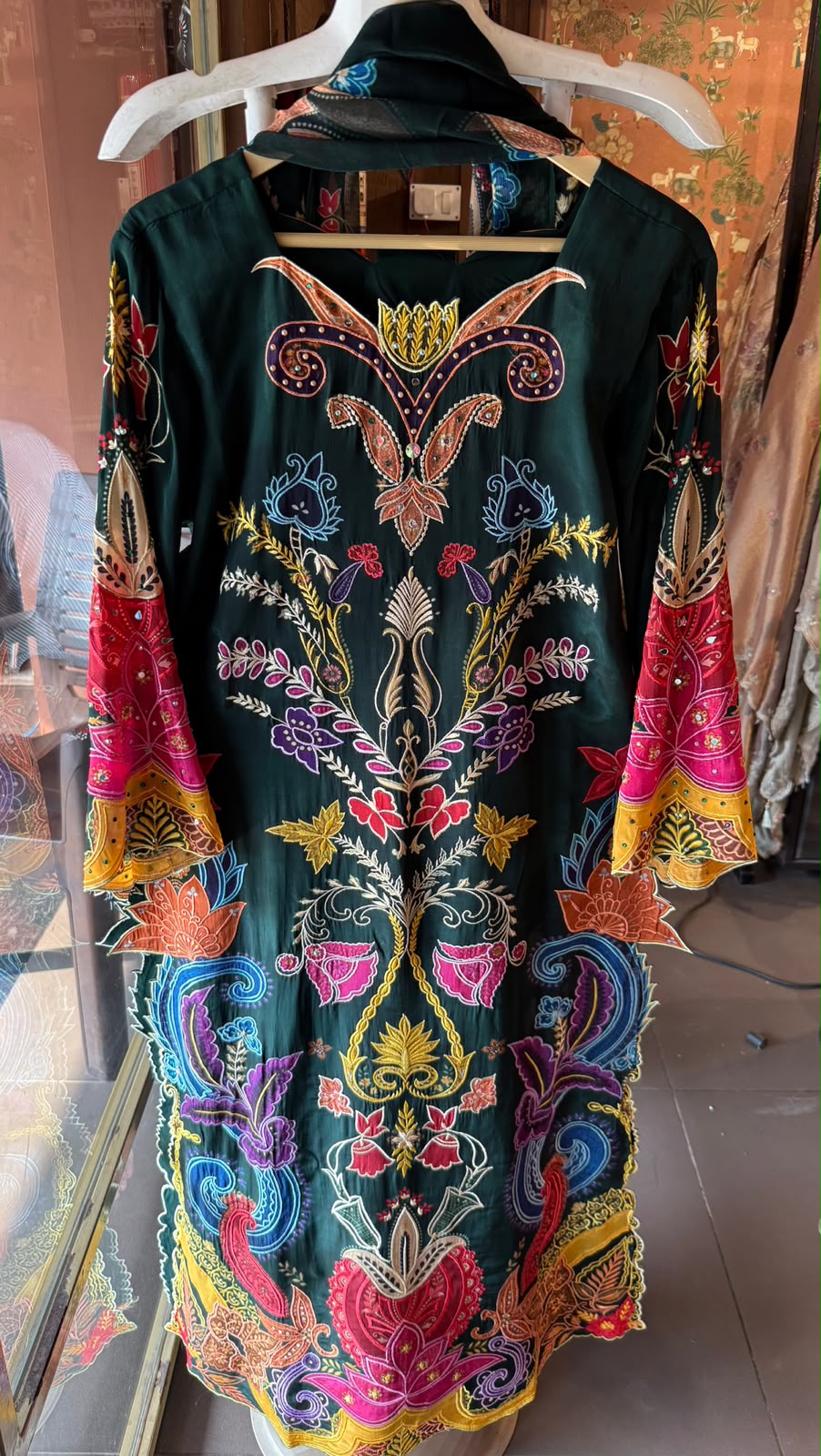 Luxury Printed Pakistani Suit Set
