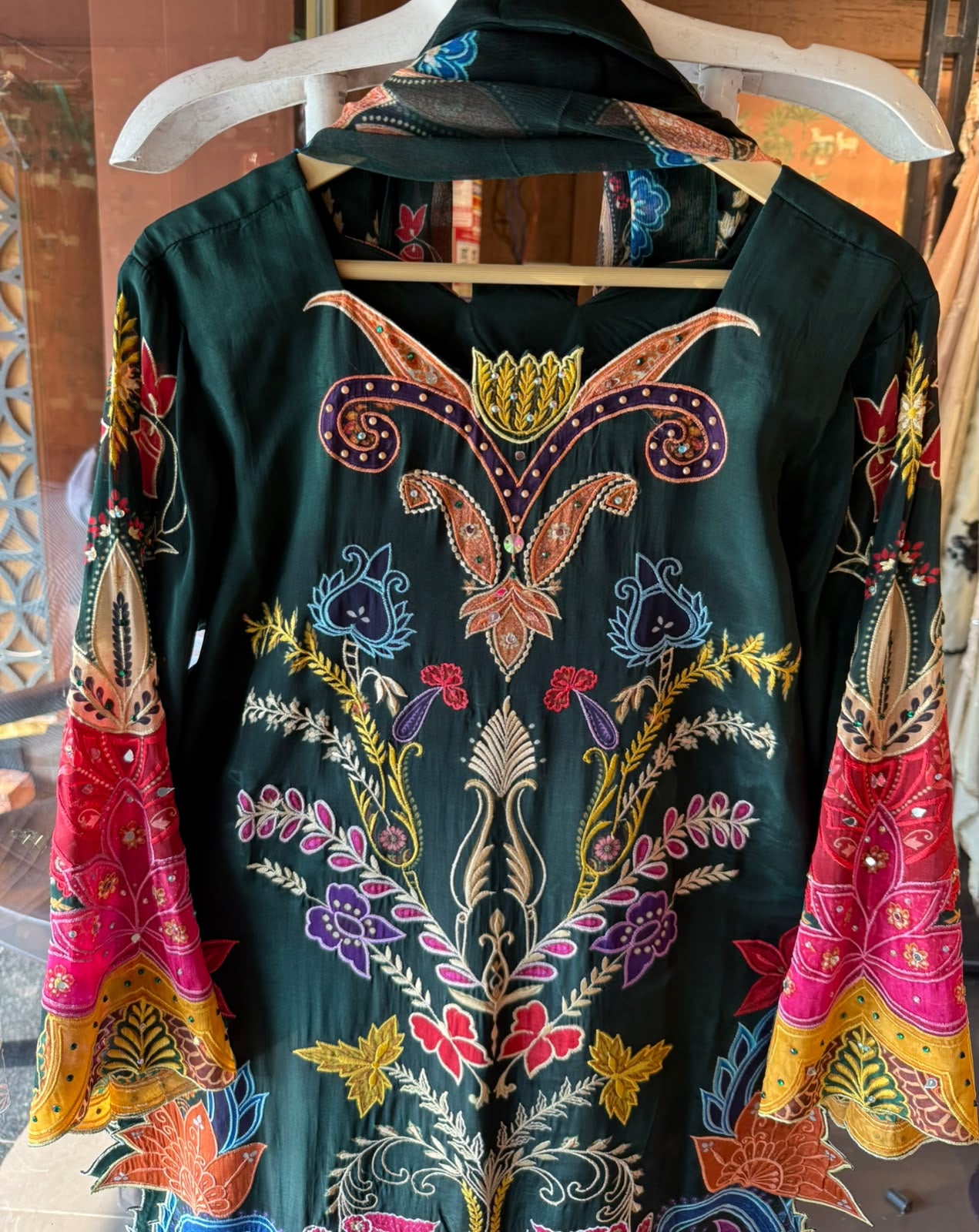 Luxury Printed Pakistani Suit Set