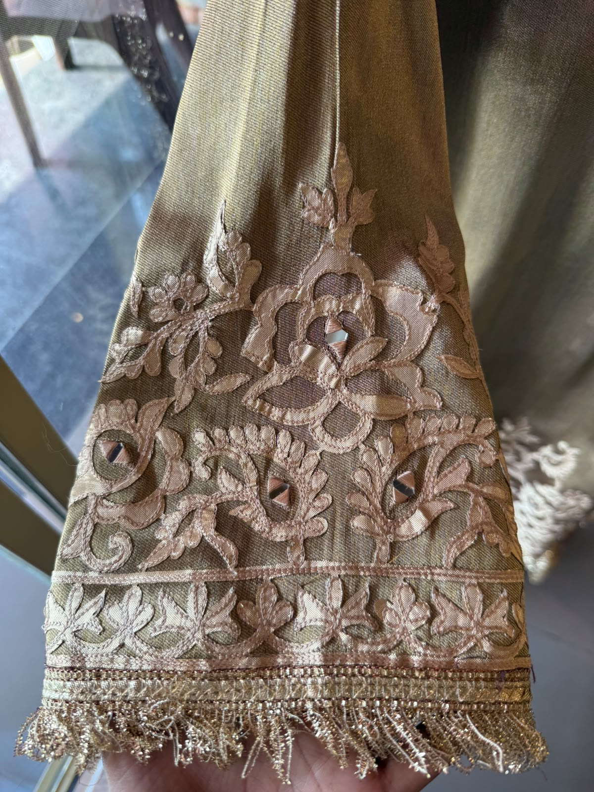 Ethnic Giraffe tissue Stitched Set