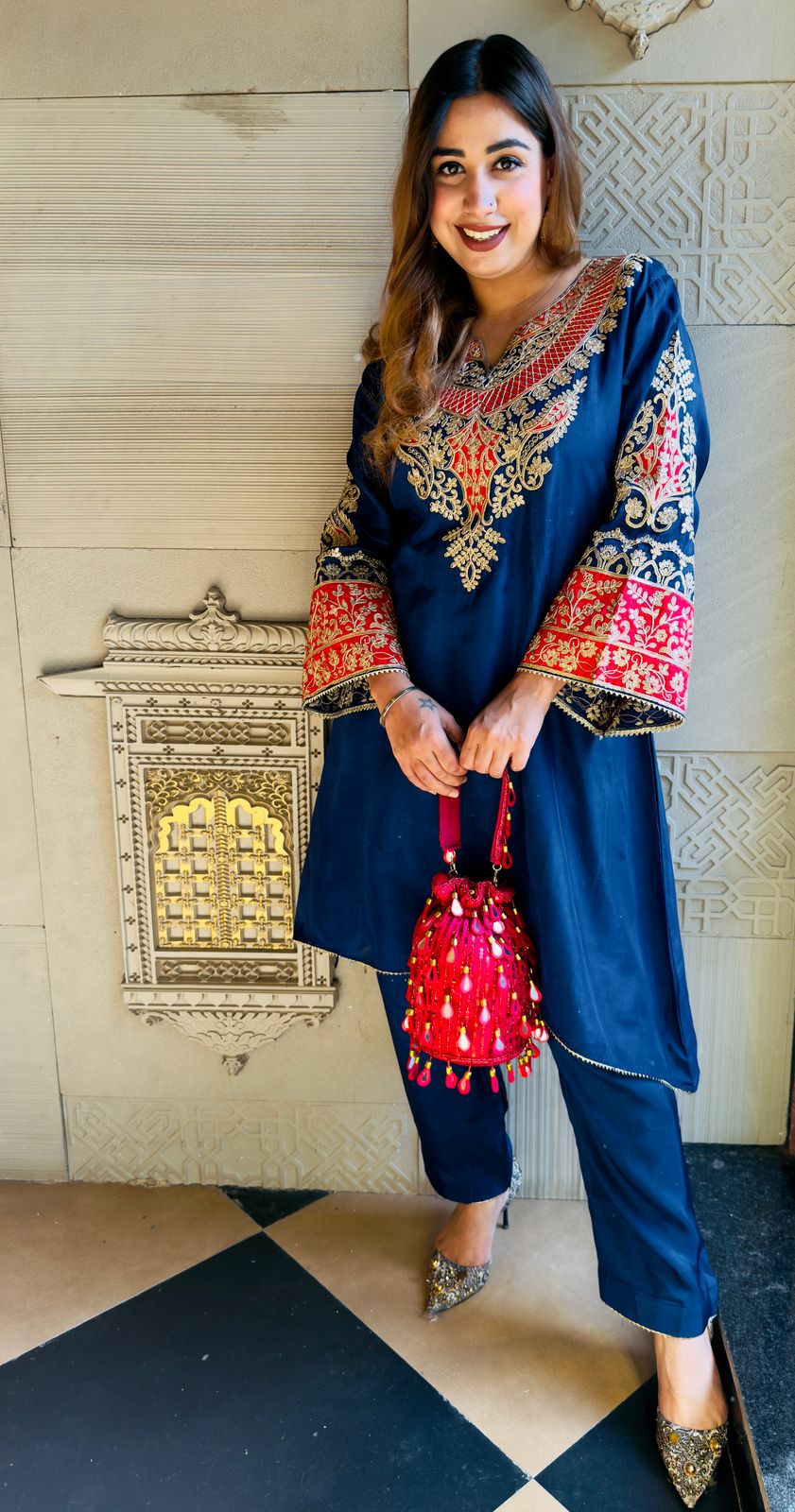 Pure 100% silk Kurta with Very beautiful Gold Zari