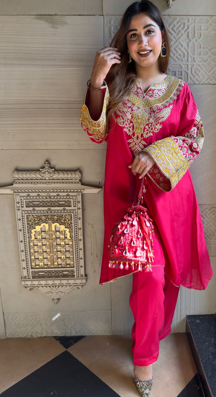 Pure 100% silk Kurta with Very beautiful Gold Zari